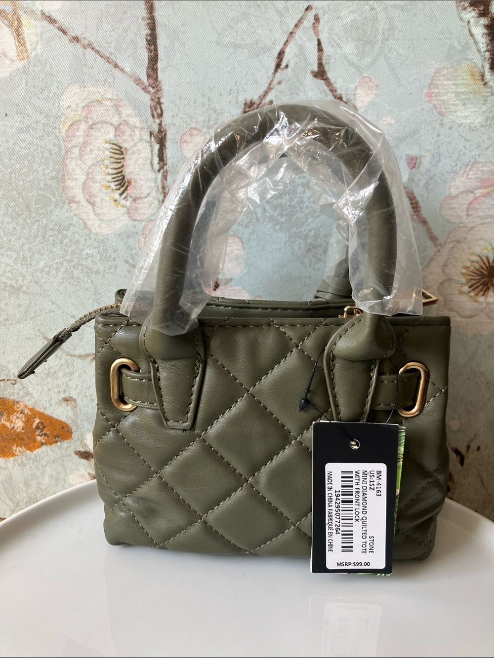 B Mischka SEE PICS Olive Mini Diamond Quilted Tote Front Lock Gold Hardware NWT - Picture 4 of 7